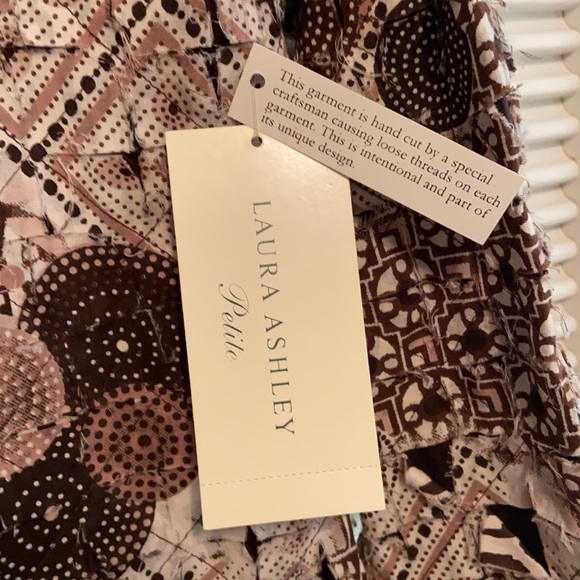 LAURA ASHLEY Zip Front Top - Picture 6 of 9